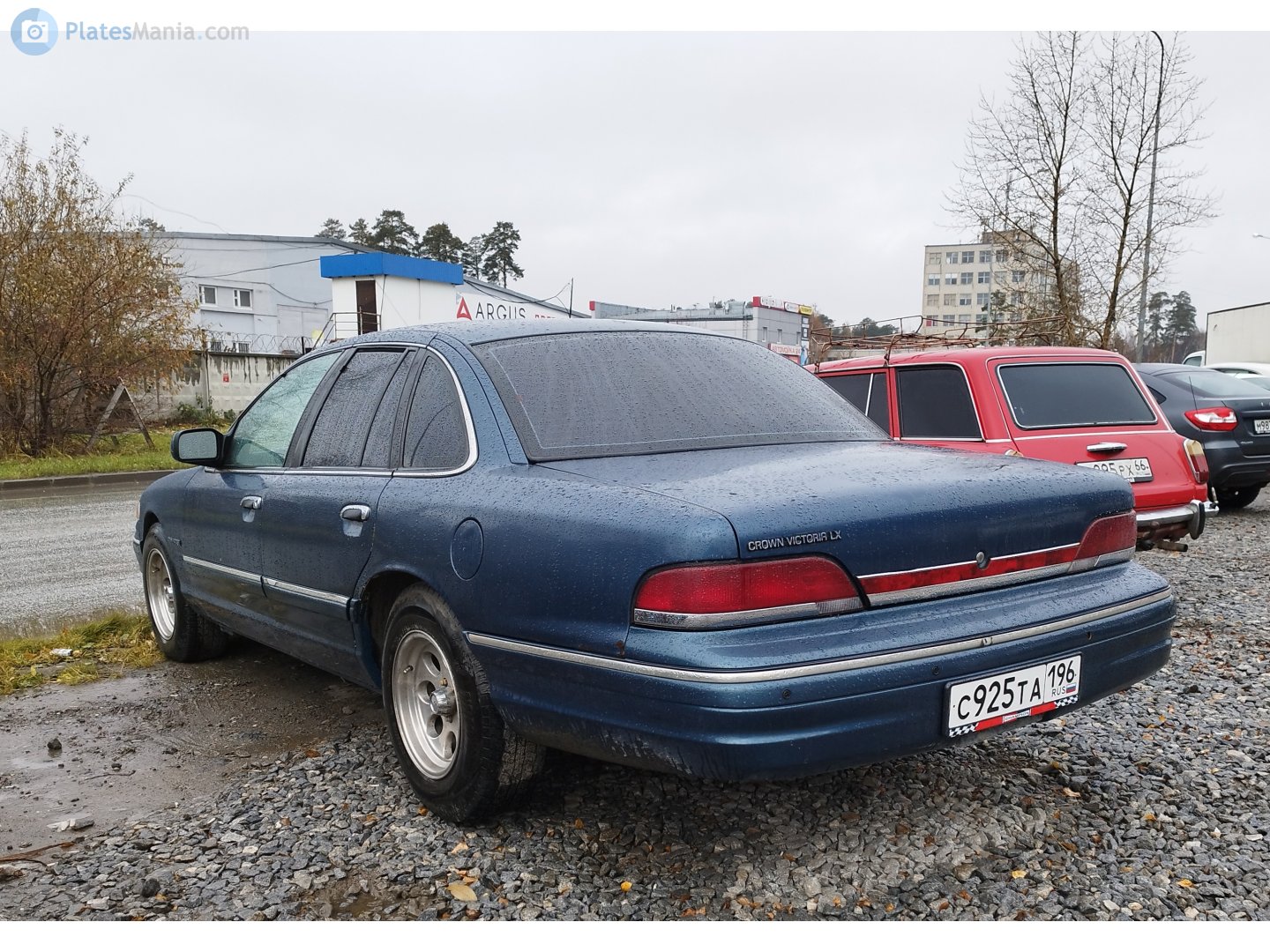с 925 та 196, Ford Crown Victoria 1st gen (EN53), 1991–1994