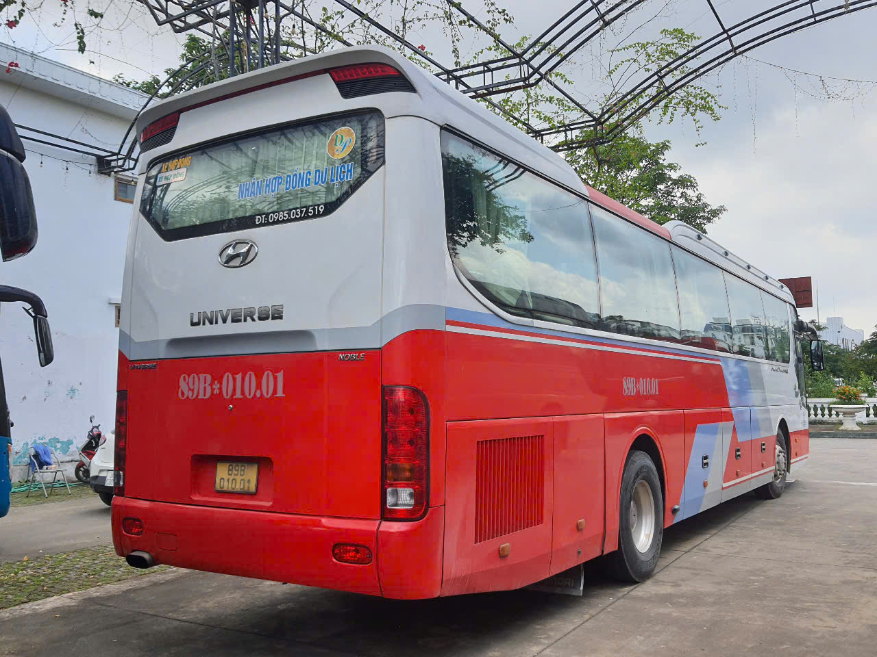 89B-010.01, Hyundai Universe Xpress 
