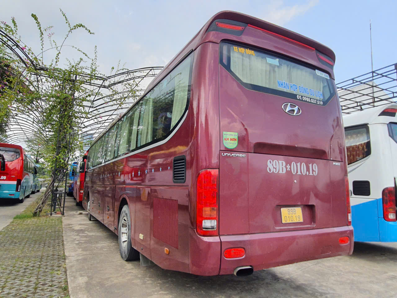 89B-010.19, Hyundai Universe Xpress 