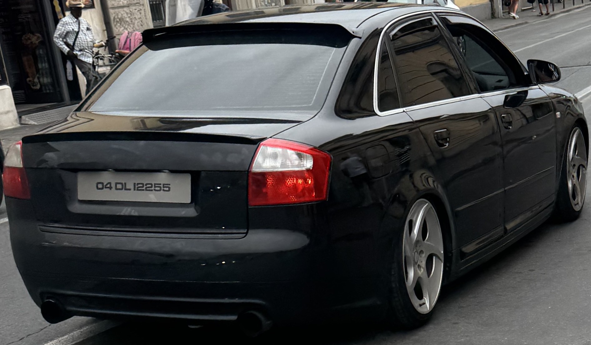 04-DL-12255, Audi A4 2nd gen Sedan (B6/8E2), 2000–2004