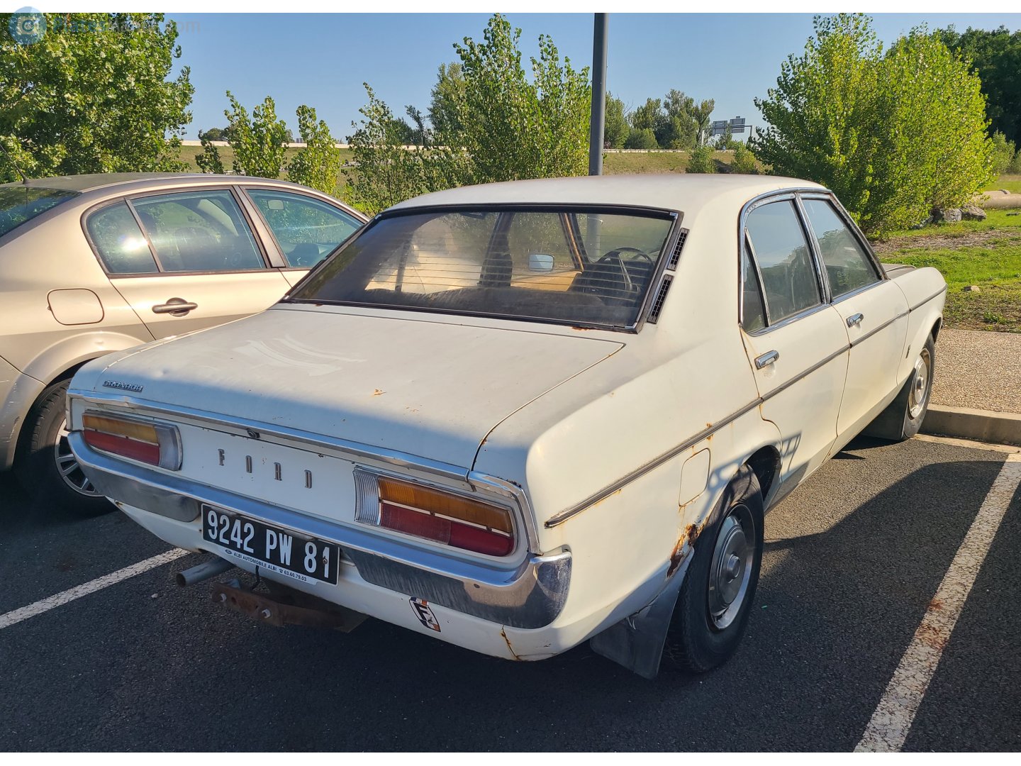 9242 PW 81, Ford Granada 1st gen 4-door Sedan (GGFL; EU-market), 1972–1977