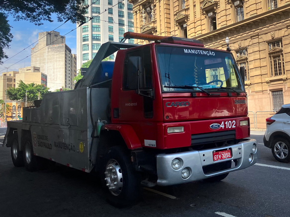 EFV-7252, Ford Cargo 1st gen Medium (LATAM-market), 1st facelift, 2001–2013