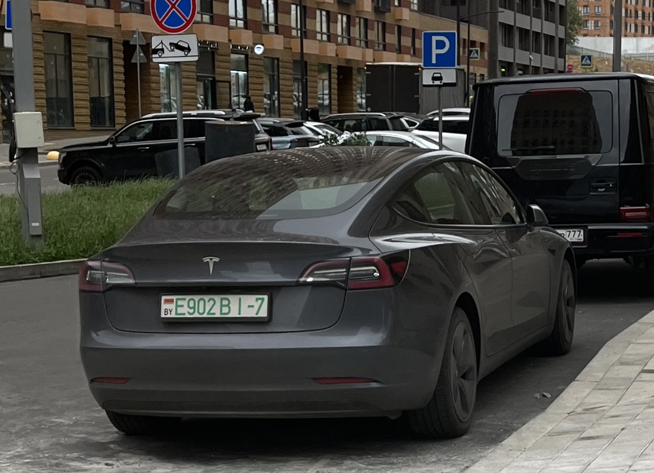 E902 BI-7, Tesla Model 3 1st gen (5YJ3), 2017–2023