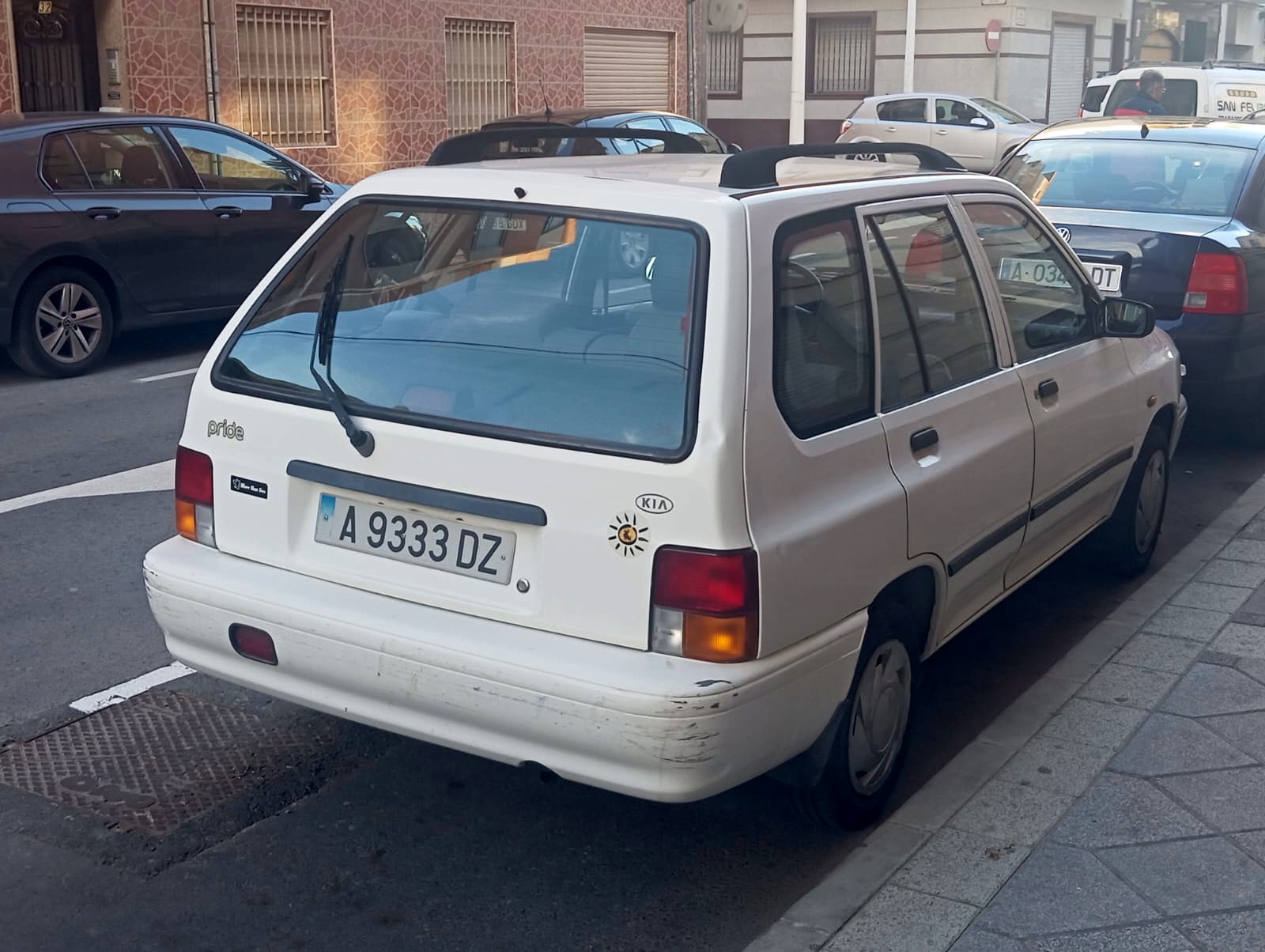 A 9333 DZ, Kia Pride 1st gen Wagon (Y), 1996–2000
