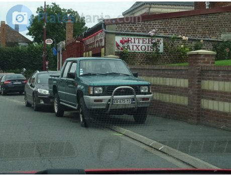 EB-675-YS, Mitsubishi L200