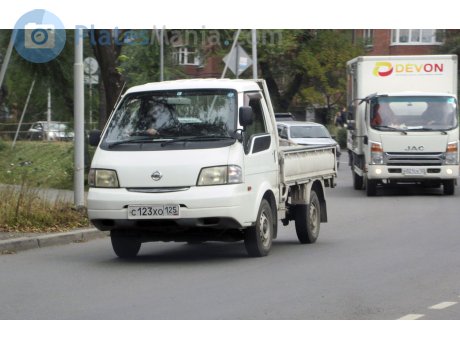 с123хо125, Nissan Vanette