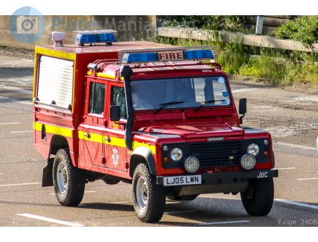 LJ05 LWN, Land Rover Defender