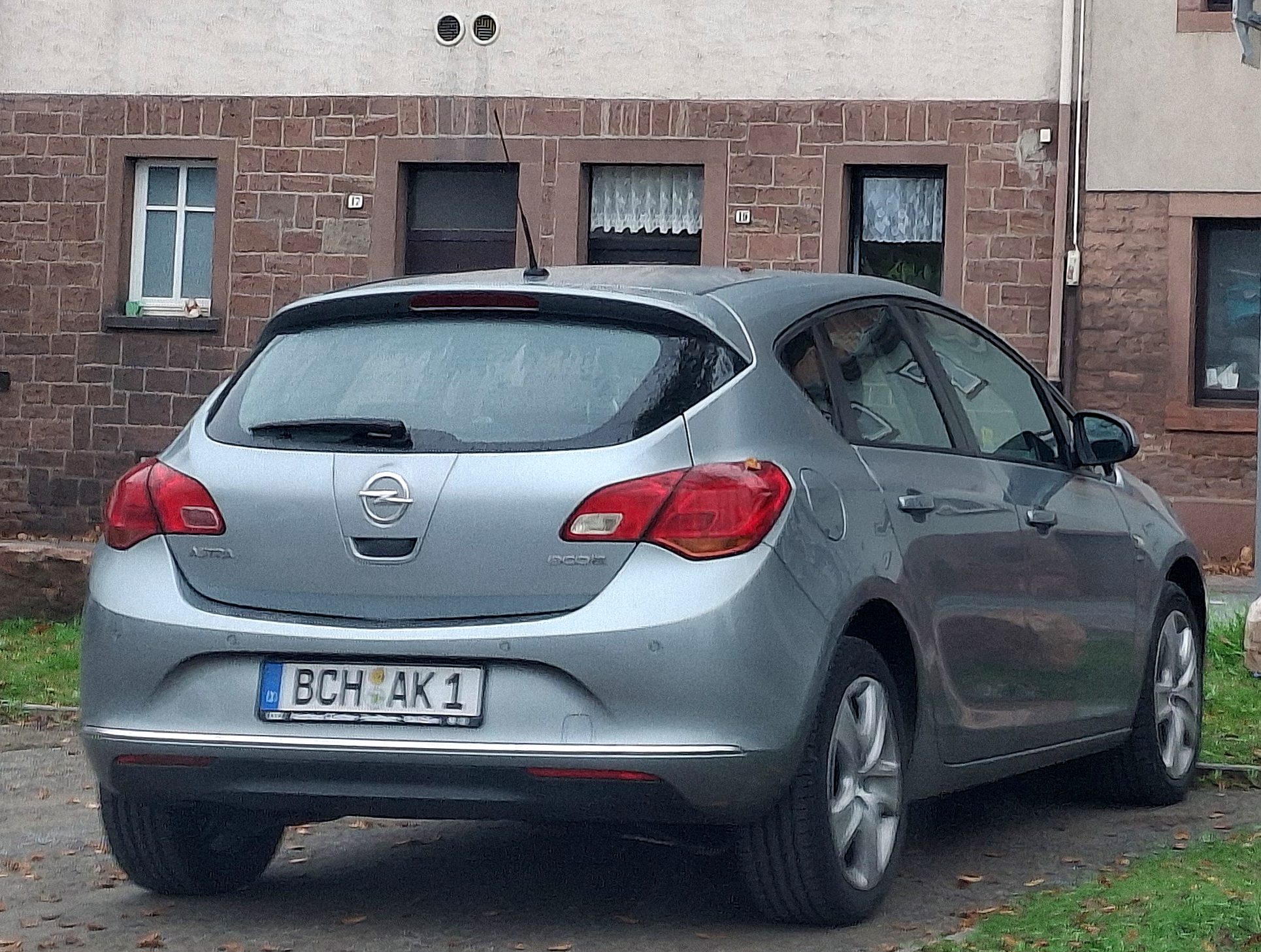 BCH AK 1, Opel Astra 4th gen Hatch (J; P10), 2009–2015