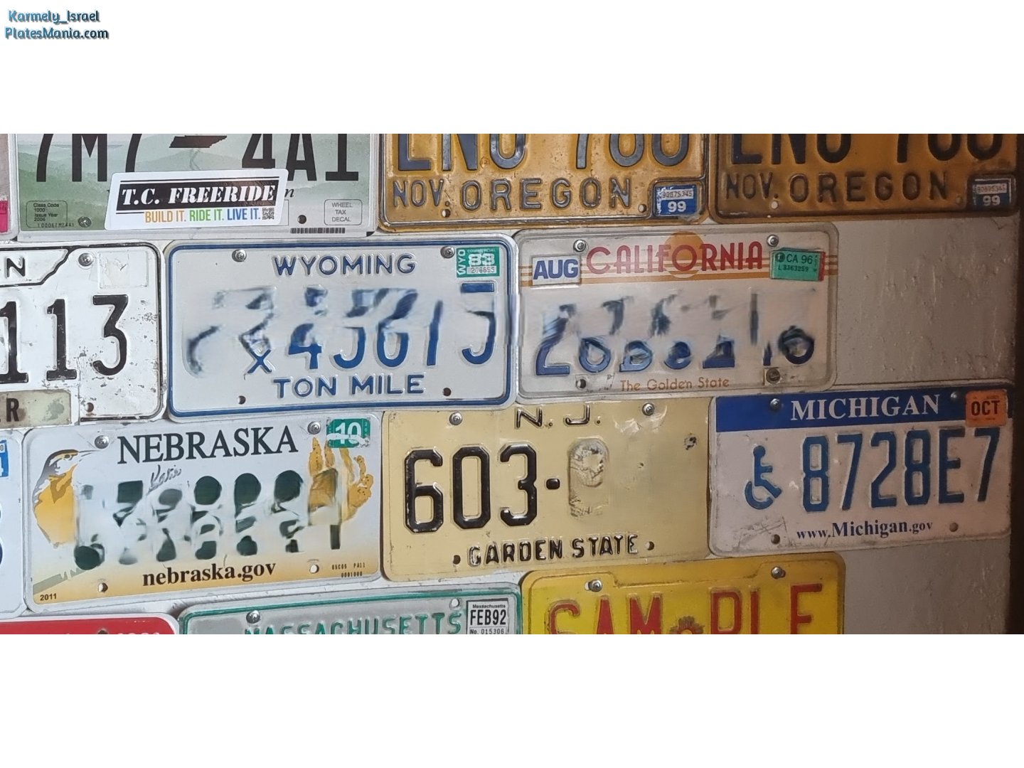 8728E7, License plate without vehicle 