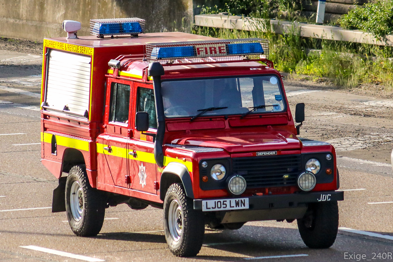 LJ05LWN, Land Rover Defender 1st gen 127