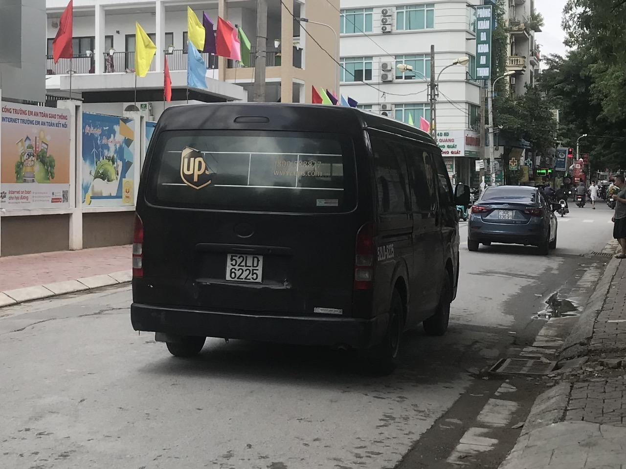 52LD-6225, Toyota HiAce 5th gen Van (H200), 2004–