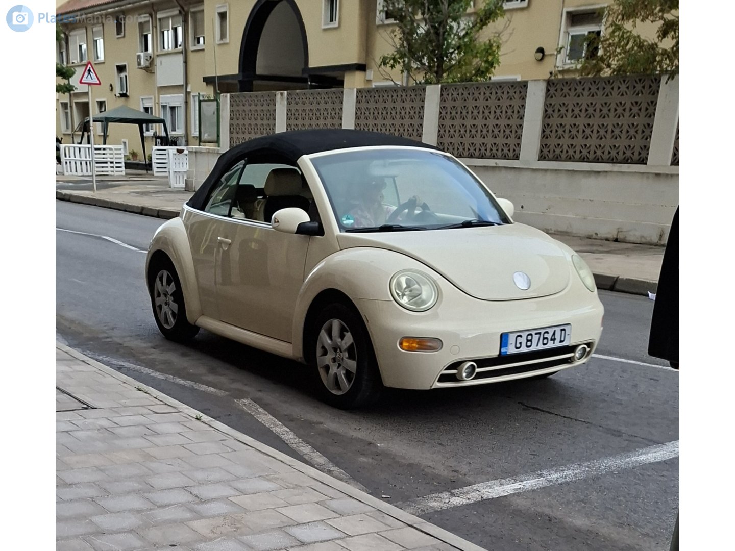 G 8764 D, Volkswagen Beetle 2nd gen (New Beetle) Cabrio (1Y), 2000–2005