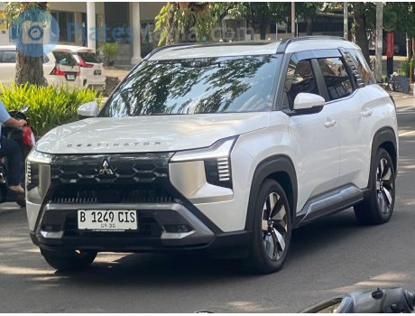 B 1249 CIS, Mitsubishi Destinator