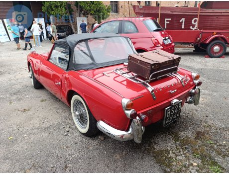 BS 284944, Triumph Spitfire