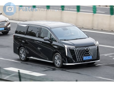 京M·Q5228, Trumpchi M8