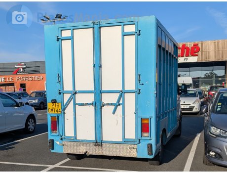 216 CMT 44, Renault Master