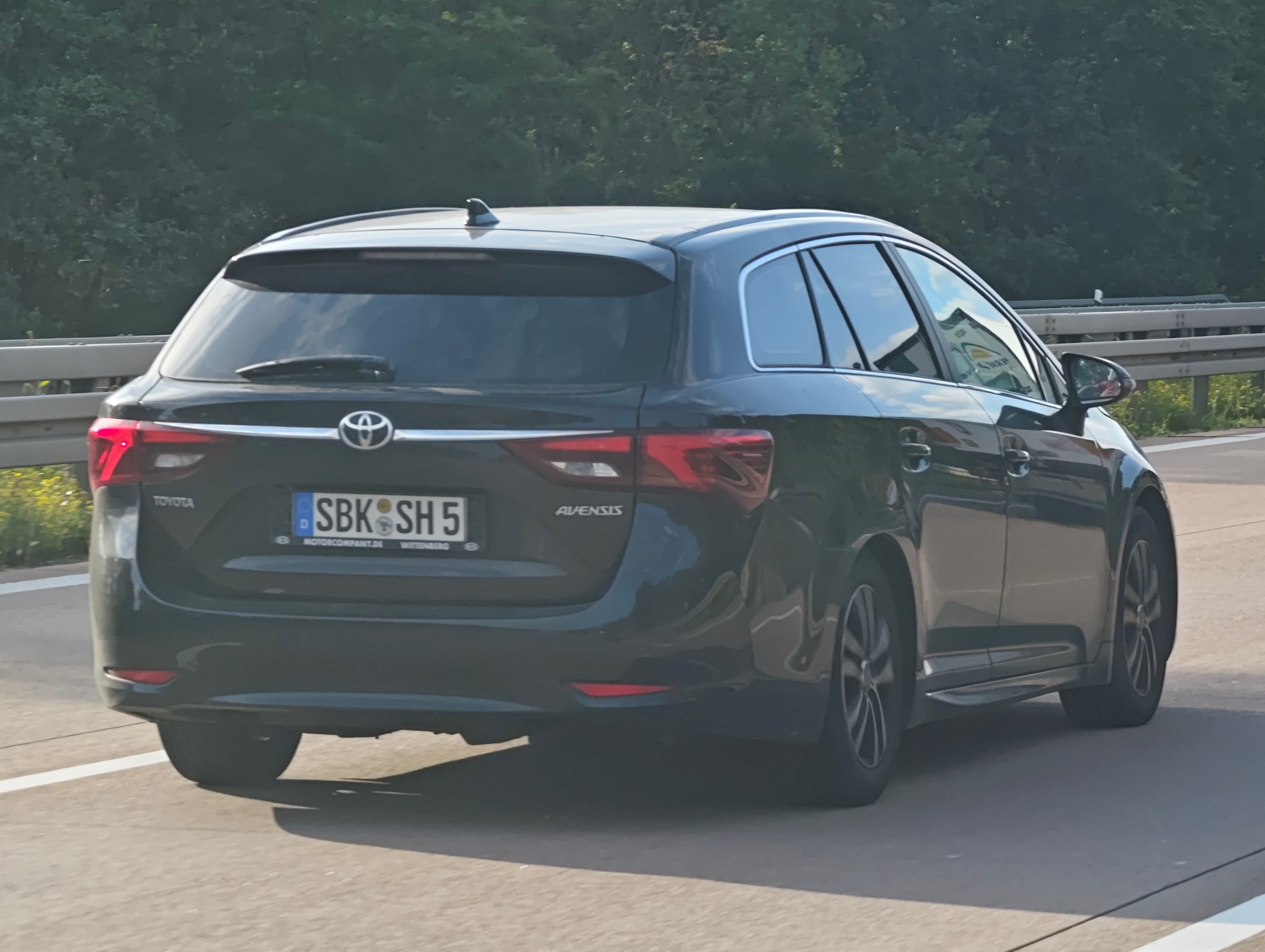 SBK SH 5, Toyota Avensis 3rd gen Touring Sports (T270), 2nd facelift, 2015–2018