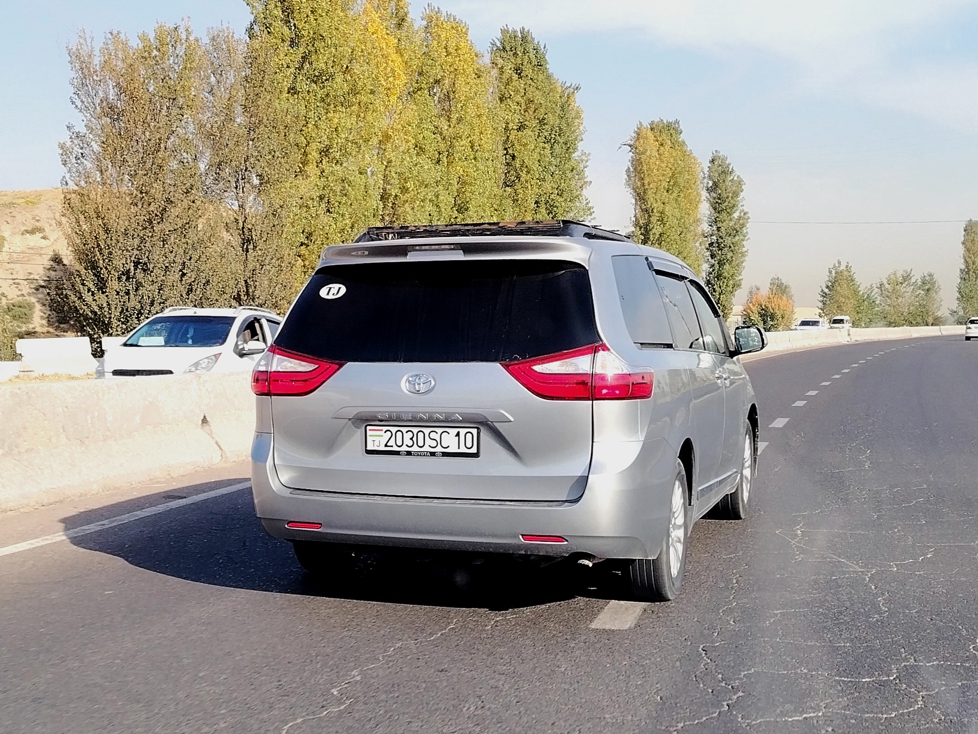2030SC10, Toyota Sienna 3rd gen (XL30), 2010–2020