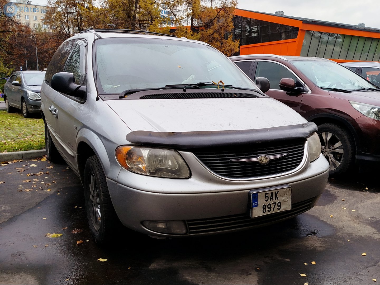 5AK 8979, Chrysler Town&Country 4th gen Minivan (RS), 2000–2007