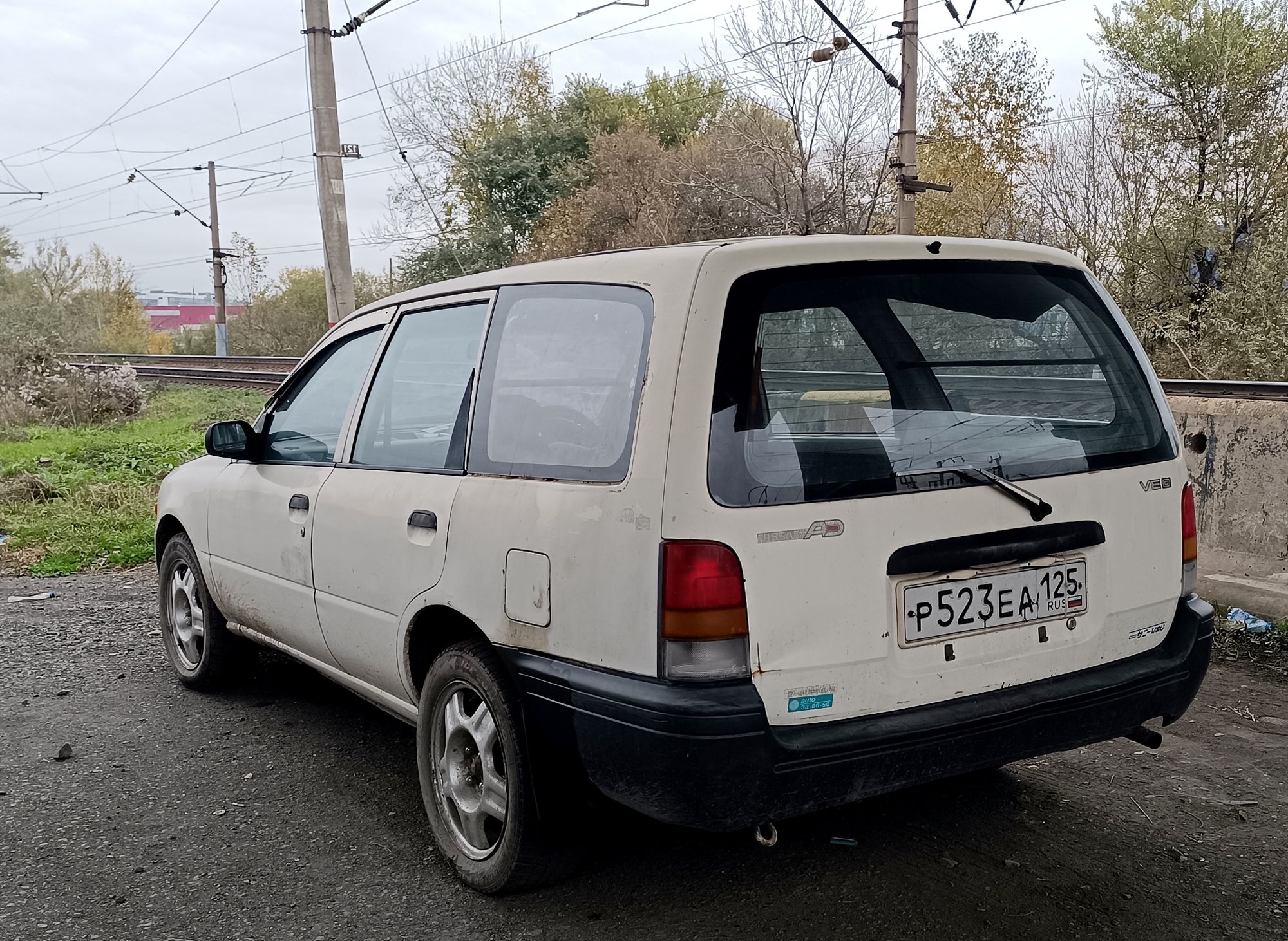 р 523 еа 125, Nissan AD 2nd gen (Y10), 1990–1999
