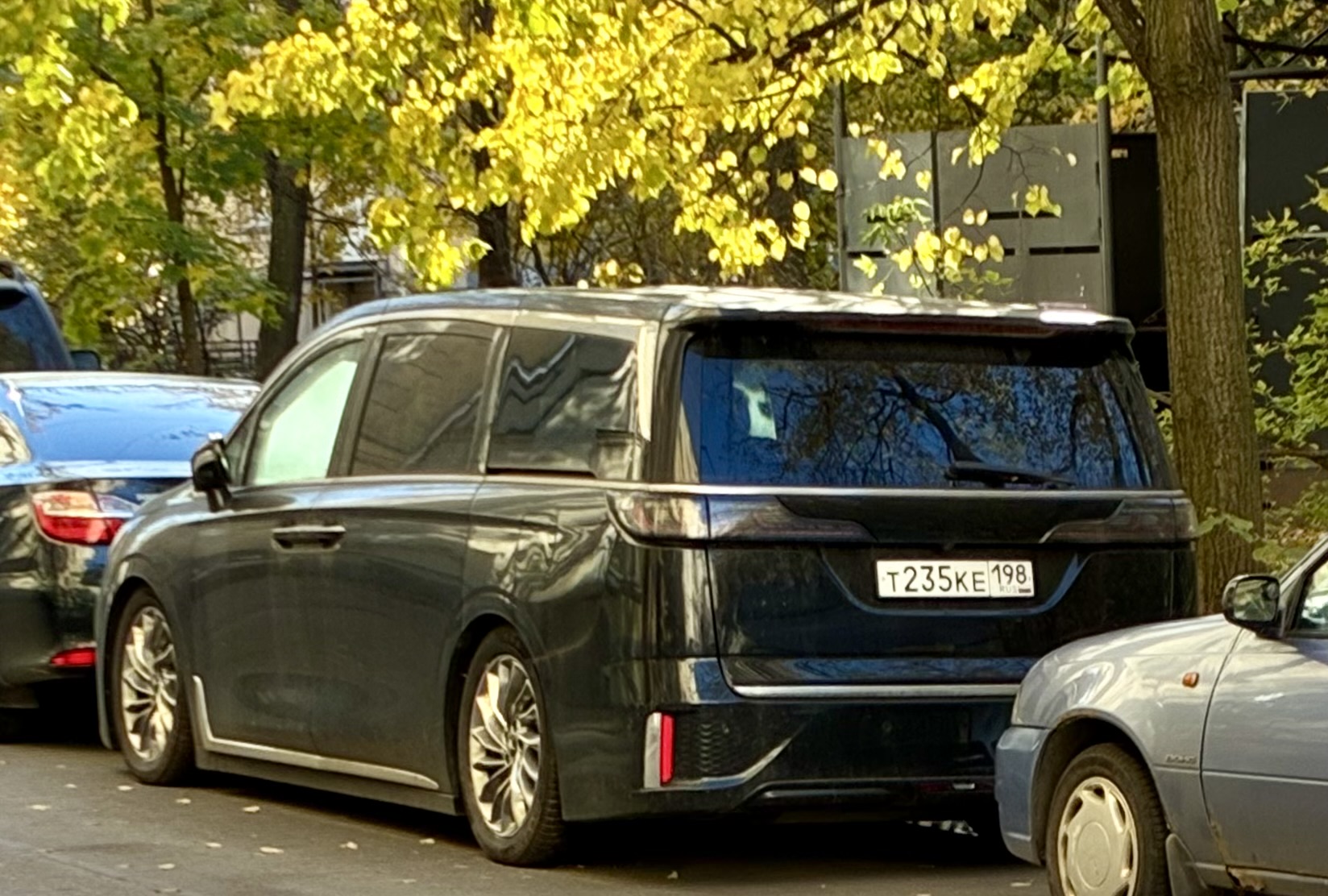 т 235 ке 198, Voyah (Lantu) Dreamer (Dream/Mengxiangjia) 1st gen (ESSA), 2022–