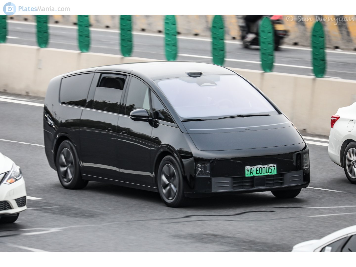 京A·E00057, Li Xiang Mega 1st gen, 2024–