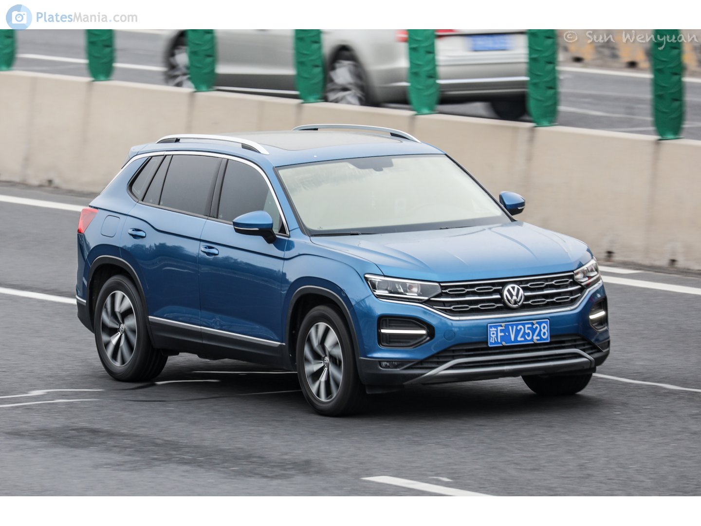 京F·V2528, Volkswagen Tayron 1st gen SUV (0D), 2020–2022