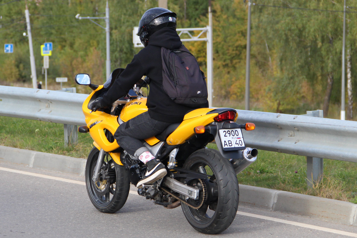 2900 ав 40, Suzuki SV Series 1st gen SV650/SV650S, 1999–2002 (JP-market SV400/SV400S, 1998–2006)