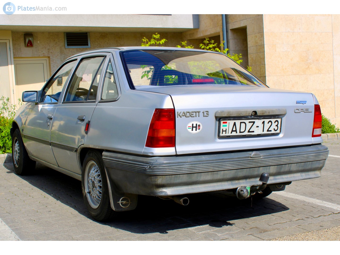 ADZ-123, Opel Kadett 5th gen Sedan (E; T85), 1985–1993