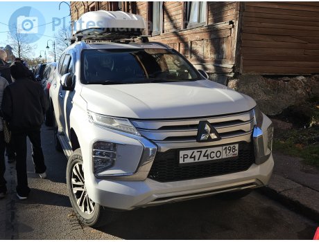 р474со198, Mitsubishi Montero Sport