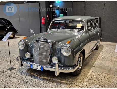 GJ 832 ZN, Mercedes-Benz Type 219/220