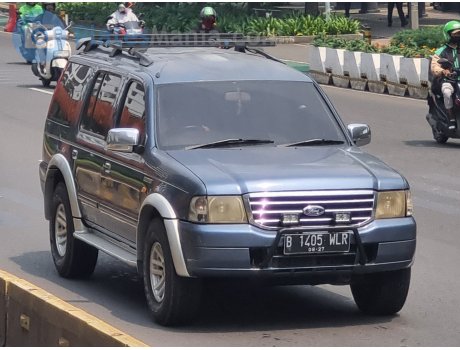 B 1405 WLR, Ford Everest