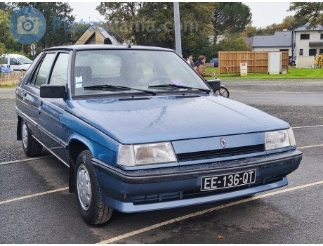 EE-136-QT, Renault 11