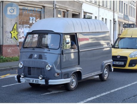 2066 JF 82, Renault Estafette