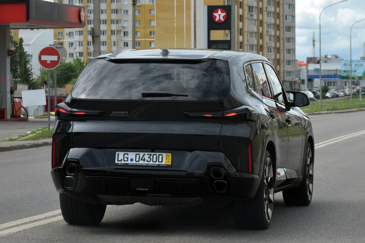 LG 04300, BMW XM 1st gen (G09), 2023–