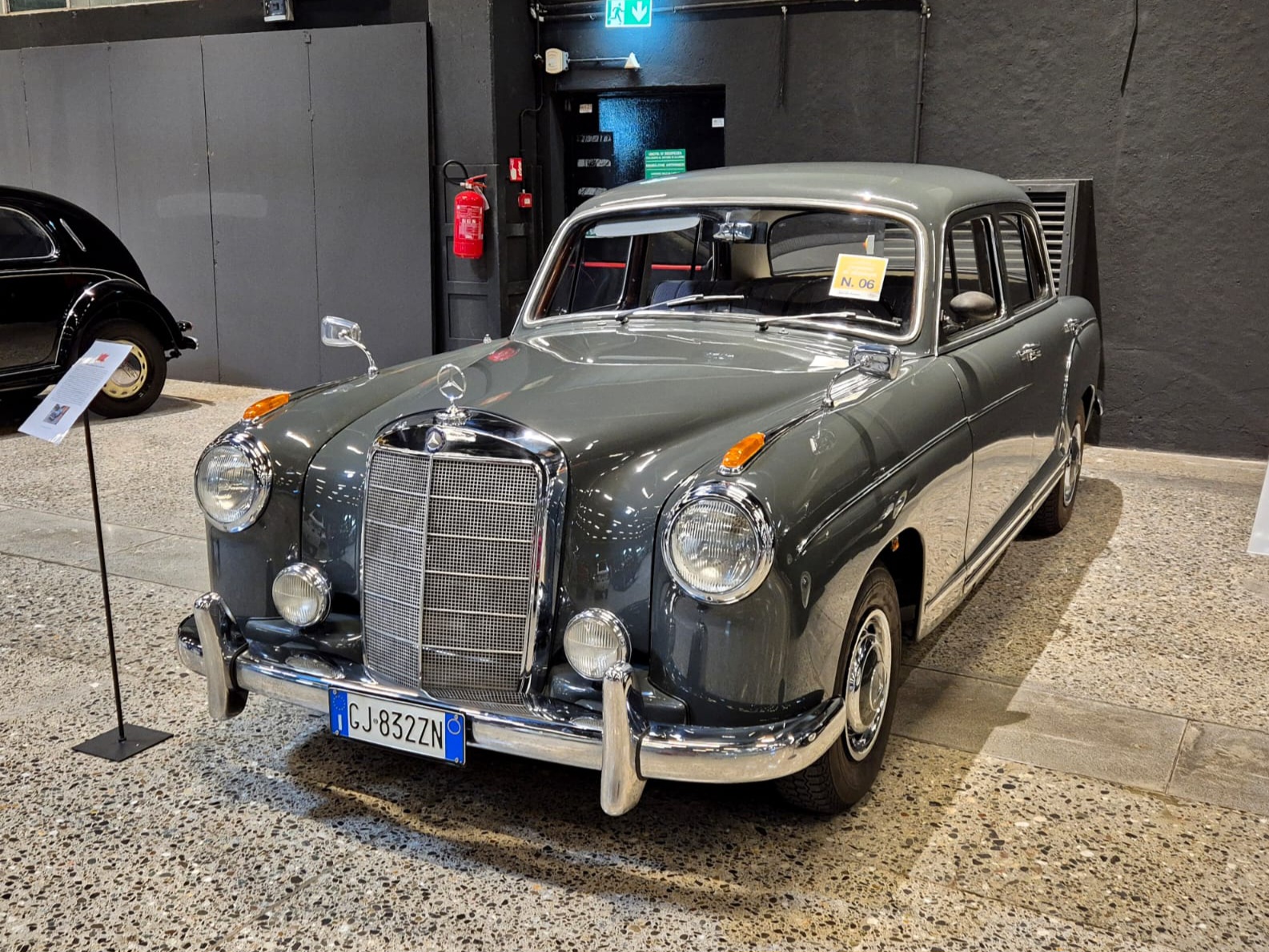 GJ 832 ZN, Mercedes-Benz Type 219/220 220S Sedan (W180 II), 1956–1959
