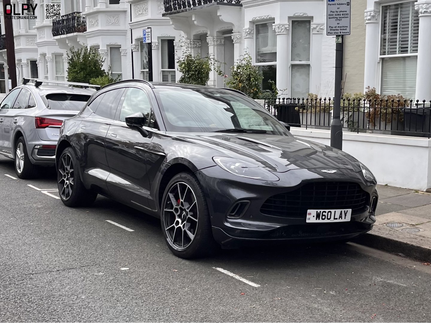 W60LAY, Aston Martin DBX 