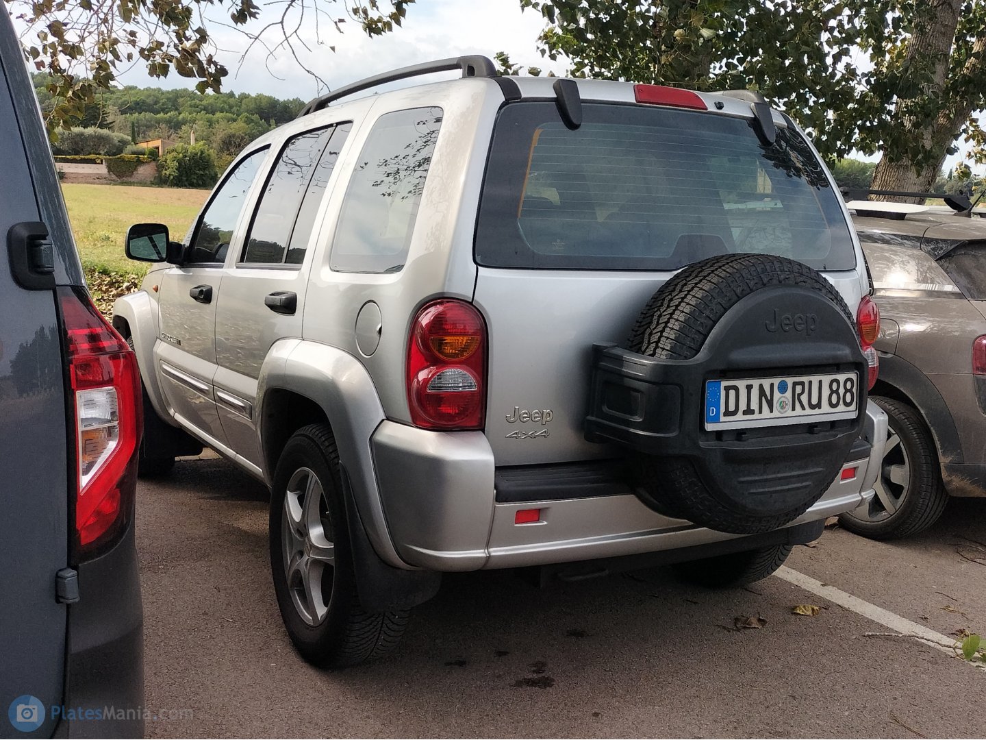 DIN RU 88, Jeep Cherokee 3rd gen (KJ), 2001–2007