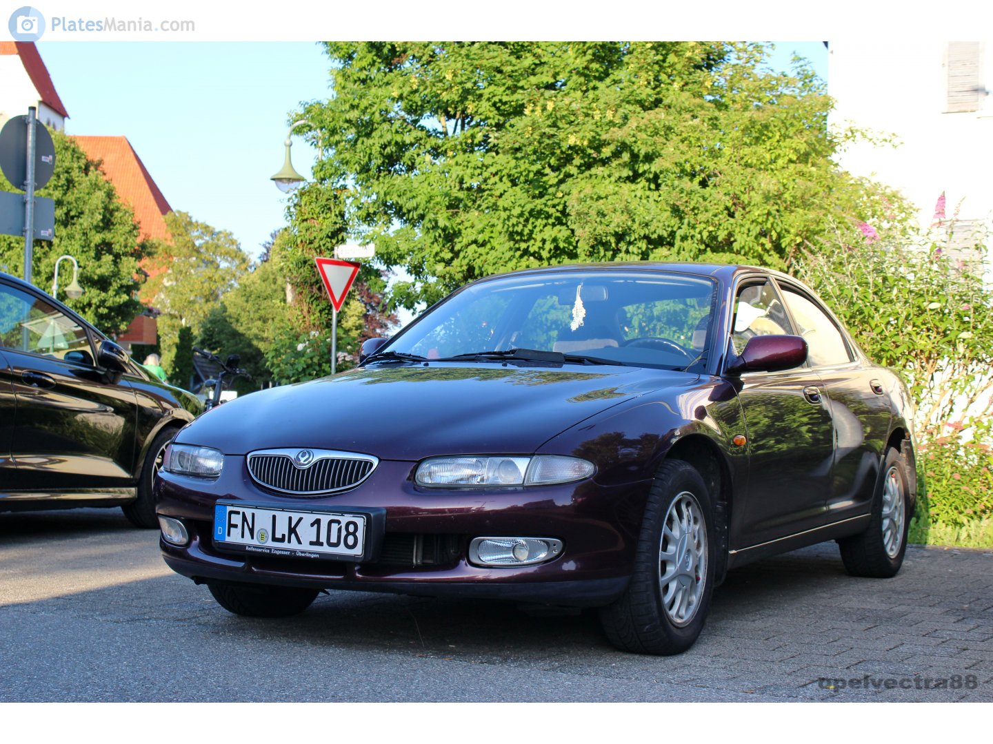 FN LK 108, Mazda Xedos 6 1st gen (CA), 1992–1999
