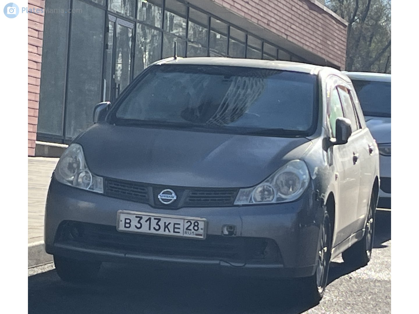 в 313 ке 28, Nissan Wingroad 