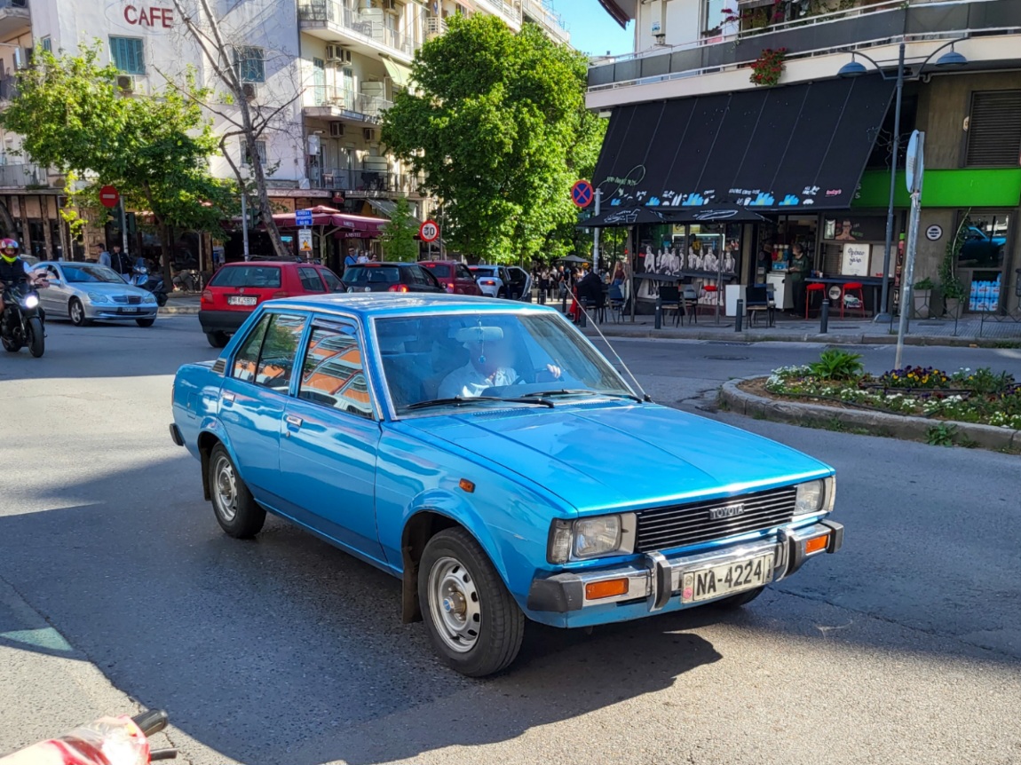 NA-4224, Toyota Corolla 4th gen Sedan (E70), 1979–1987