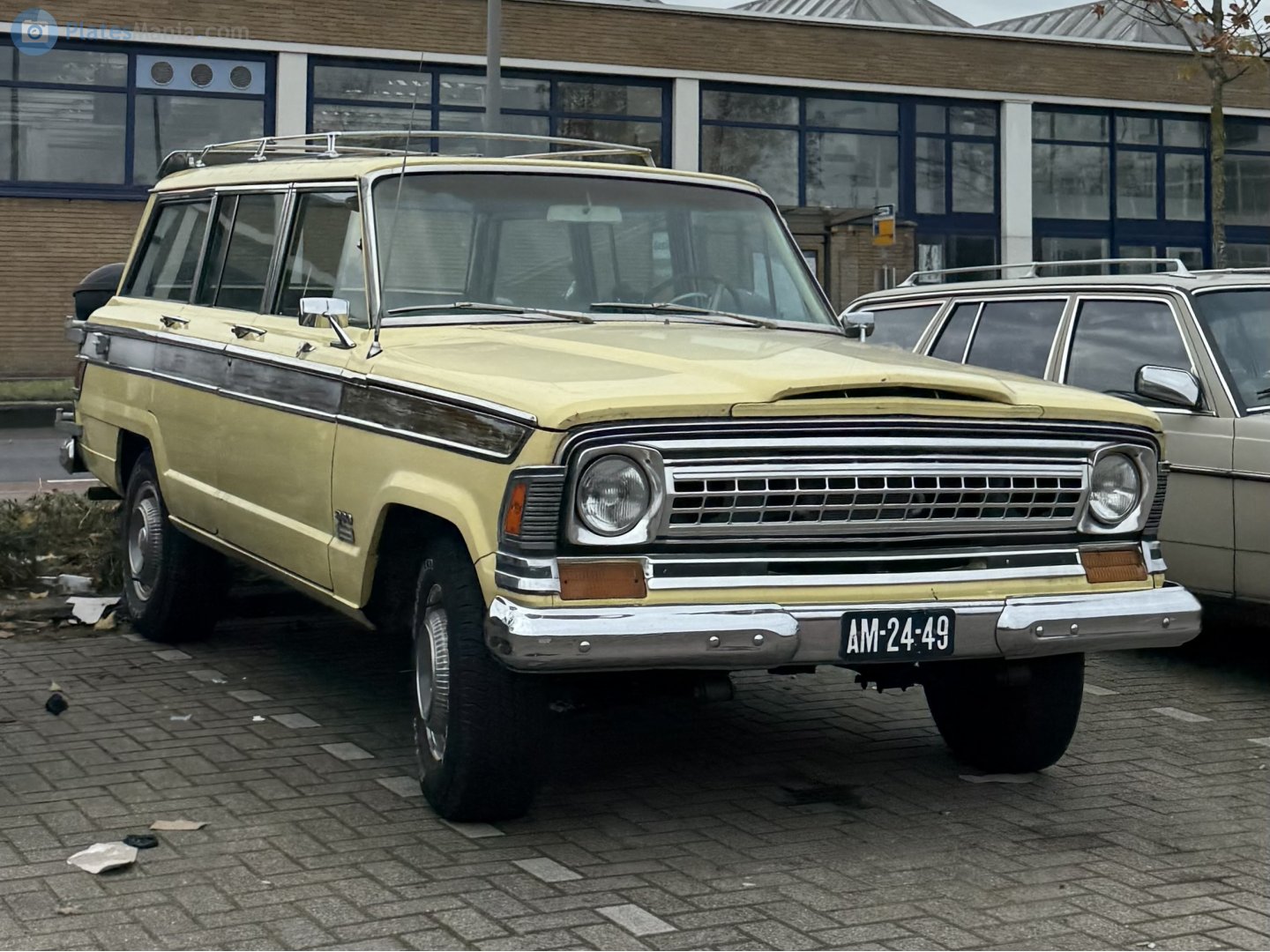 AM-24-49, Jeep Wagoneer 1st gen (SJ), 1962–1983