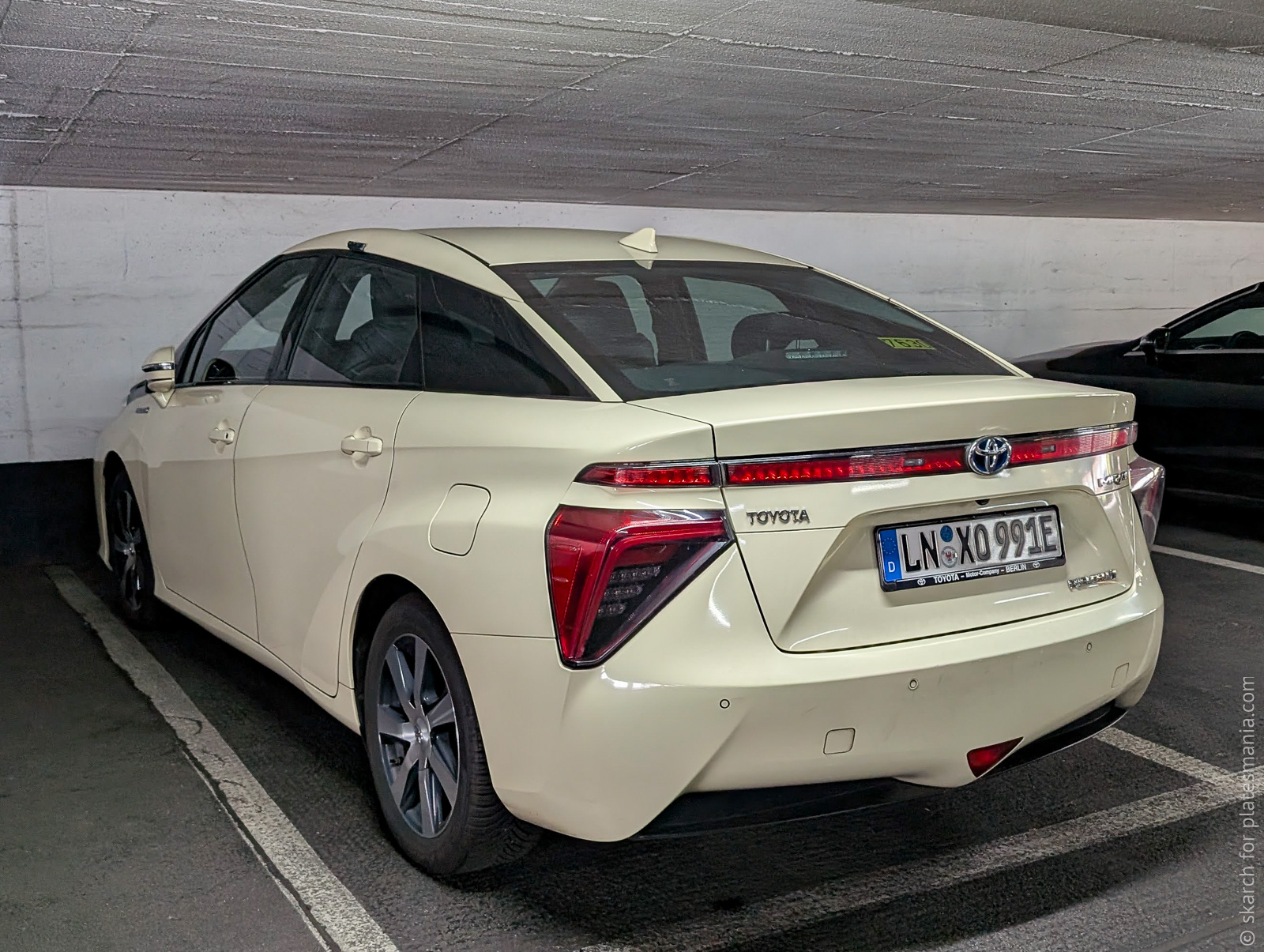 LN XO 991 E, Toyota Mirai 1st gen (JPD10), 2014­–2020