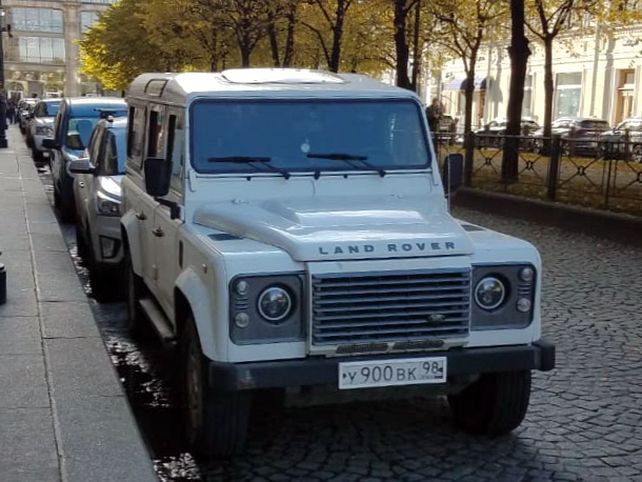у 900 вк 98, Land Rover Defender 1st gen 110