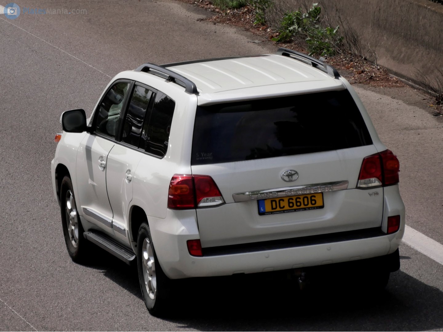 DC 6606, Toyota Land Cruiser 200 (J200), 1st facelift, 2011–2015