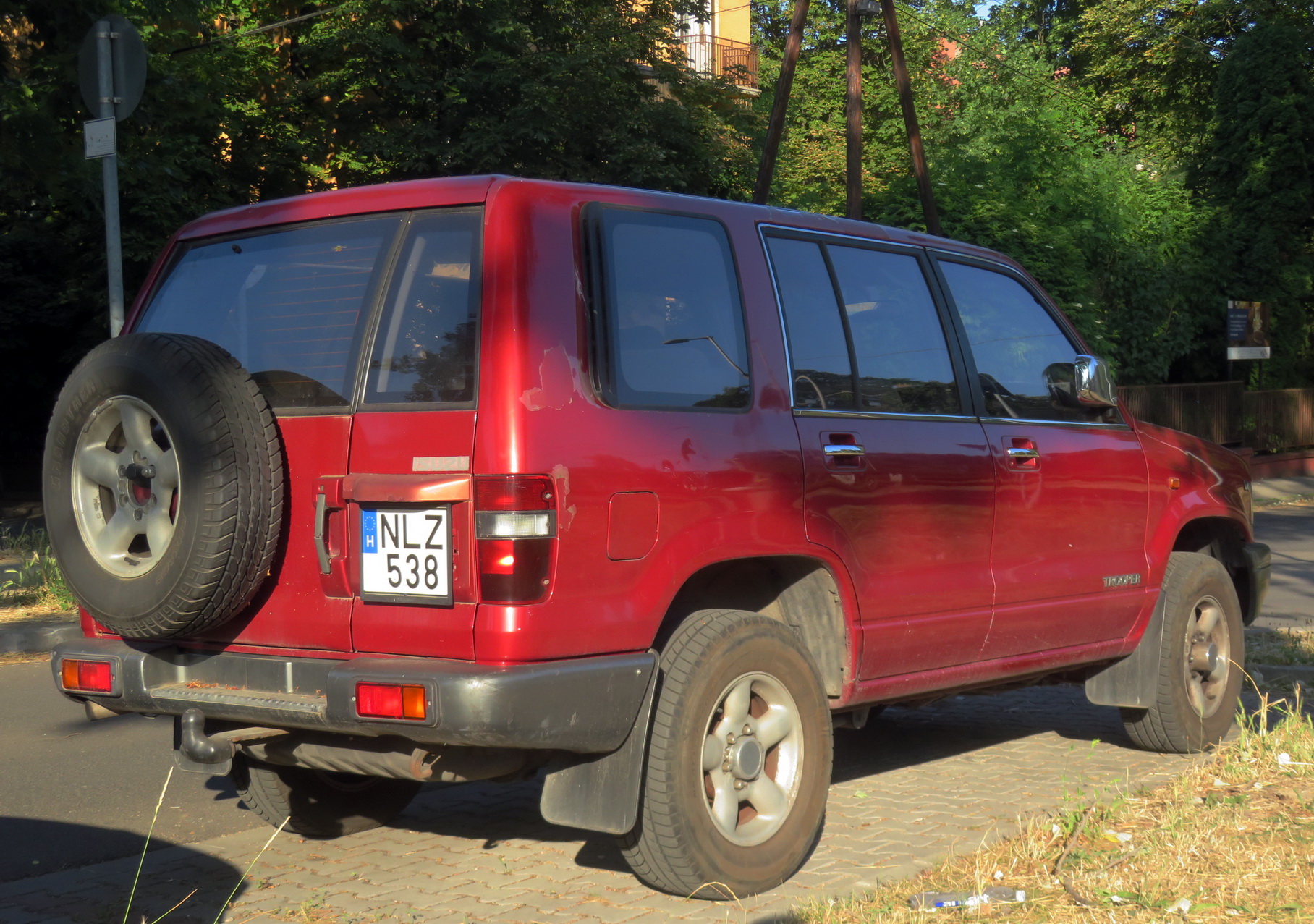 NLZ-538, Isuzu Bighorn 2nd gen 5-door SUV (UBS69), 1991–1998