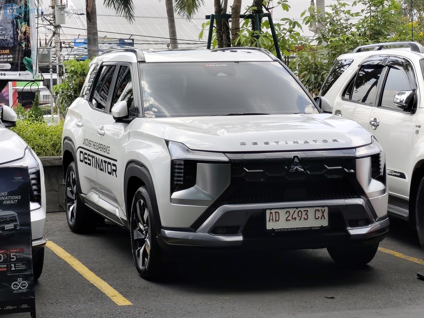 AD 2493 CX, Mitsubishi Destinator 