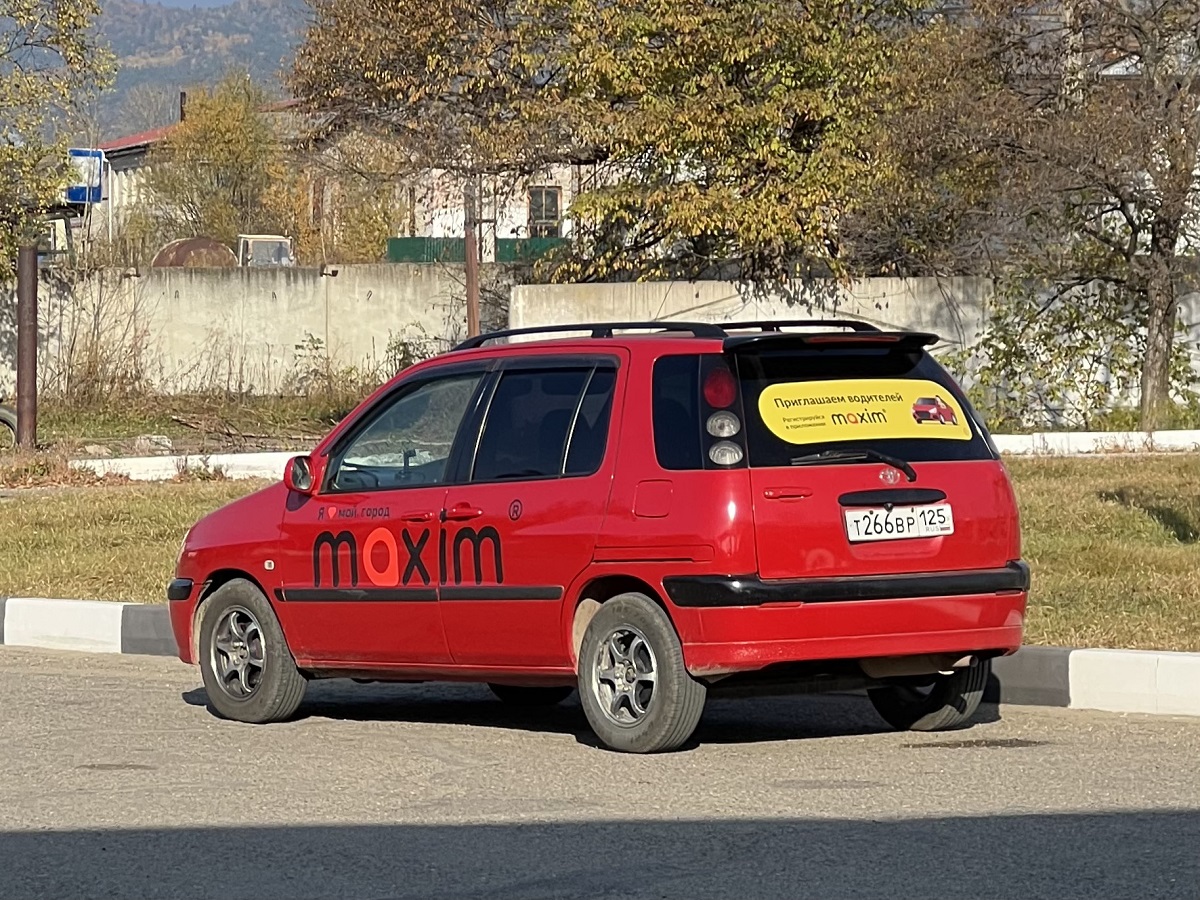 т 266 вр 125, Toyota Raum 1st gen (Z10), 1997–2003