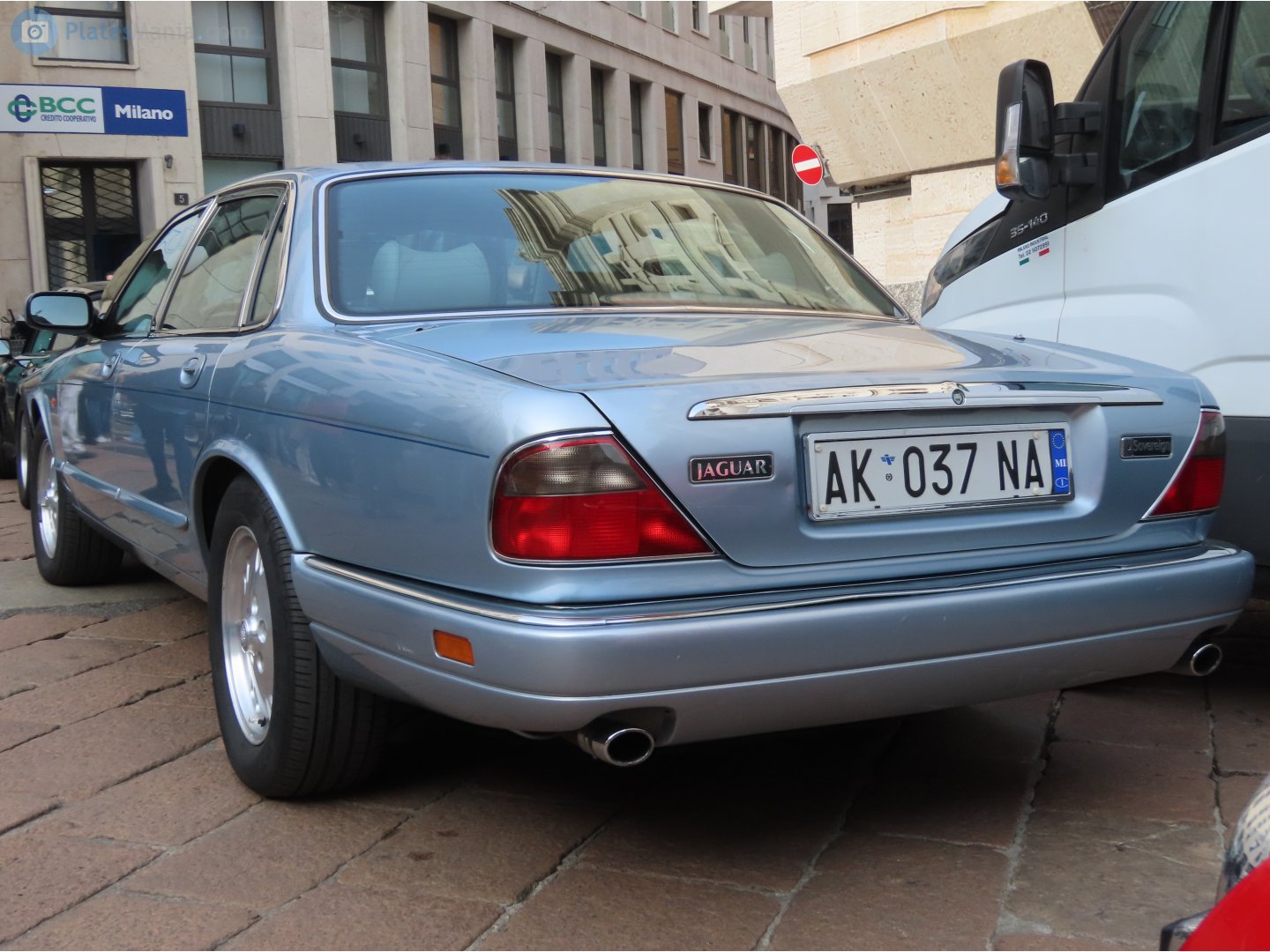 AK 037 NA, Jaguar Sovereign 4th gen (X308), 1997–2002