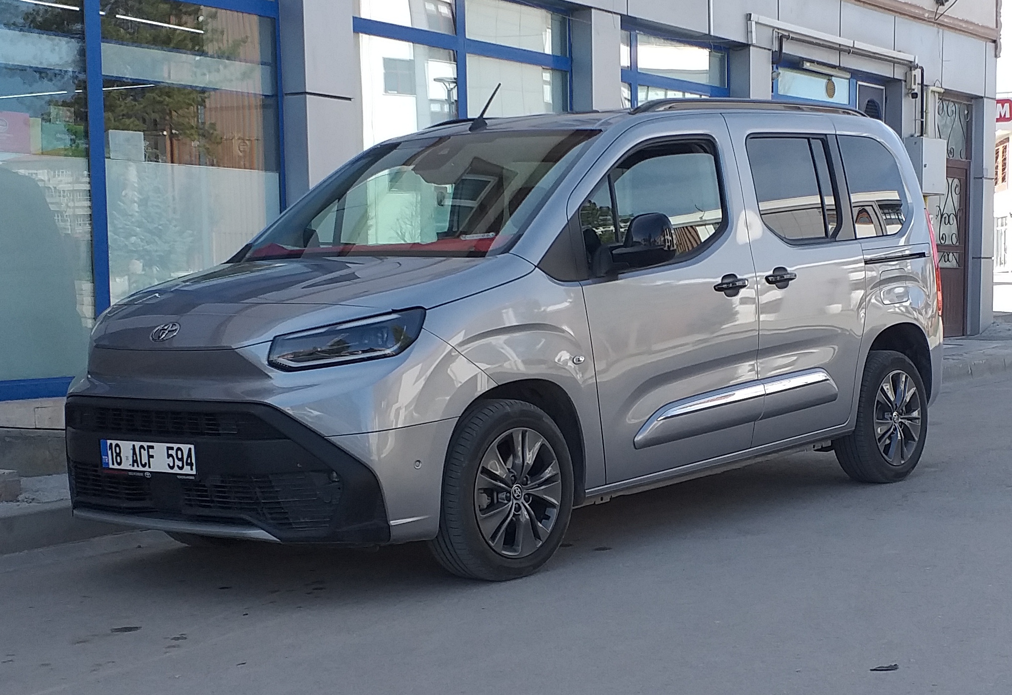 18 ACF 594, Toyota ProAce City 1st gen Verso MPV (K9), facelift, 2024–